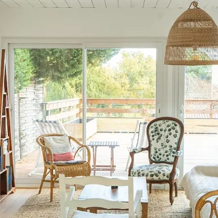 Bright House With Terrace In Arcachon בית נופש *