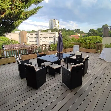 Bright House With Terrace In Arcachon בית נופש *